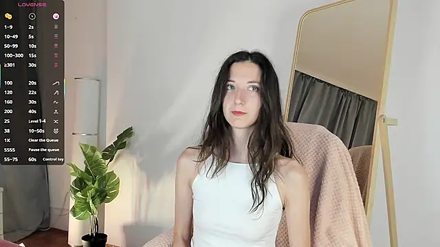 Snapshot of Ketty_Belly chatting on 10-08-25, 06:33 Ketty Belly online show from 10-08-25, 06:33