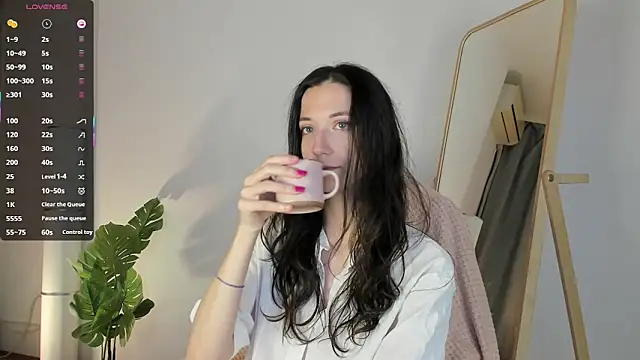 Snapshot of Ketty_Belly chatting on 10-09-25, 06:22 Ketty Belly online show from 10-09-25, 06:22