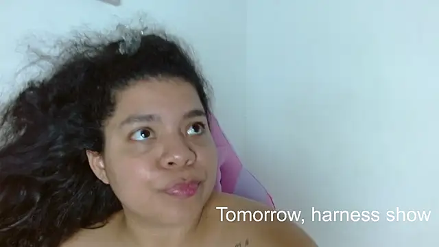 yulissa18 online show from 12-04-24, 06:44