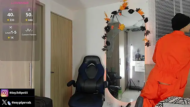 soyander03  online show from 10-15-25, 09:53