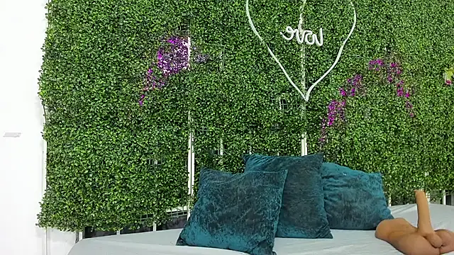 valentina 0  online show from 11-24-25, 08:30