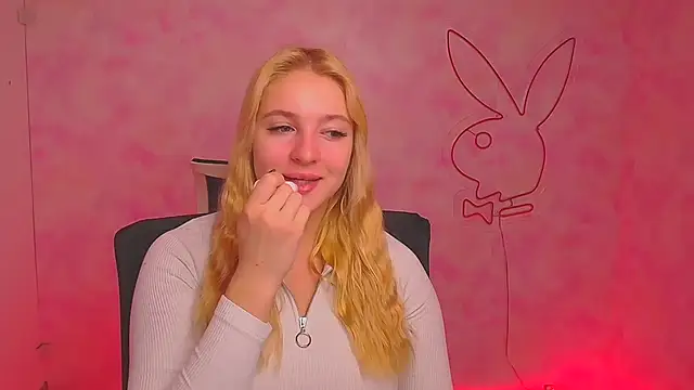 Snapshot of Milka_kiss_ chatting on 12-08-24, 06:54 Milka kiss online show from 12-08-24, 06:54