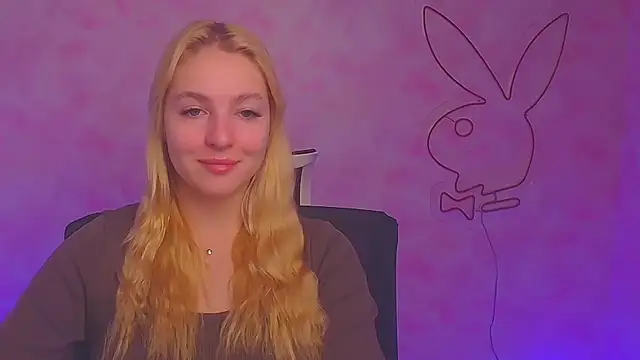 Snapshot of Milka_kiss_ chatting on 12-15-24, 06:51 Milka kiss online show from 12-15-24, 06:51