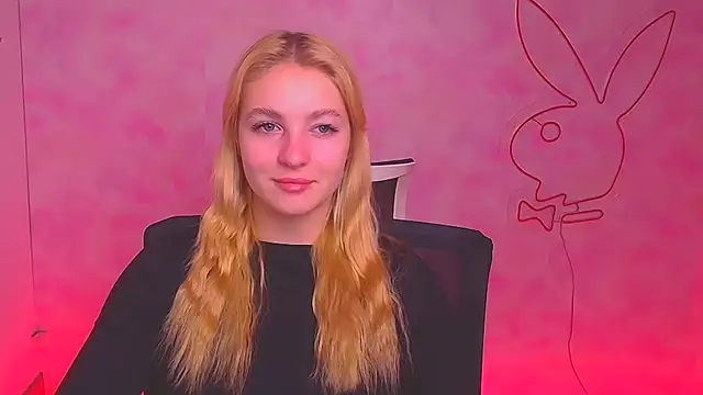 Snapshot of Milka_kiss_ chatting on 12-20-24, 07:12 Milka kiss online show from 12-20-24, 07:12