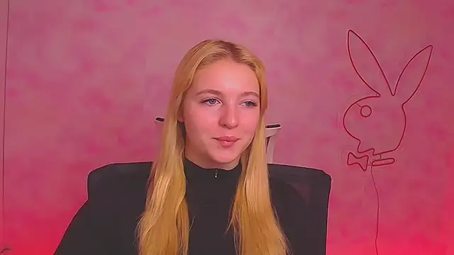 Snapshot of Milka_kiss_ chatting on 12-21-24, 09:33 Milka kiss online show from 12-21-24, 09:33