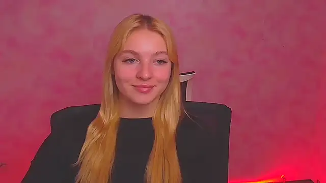 Snapshot of Milka_kiss_ chatting on 12-24-24, 10:01 Milka kiss online show from 12-24-24, 10:01