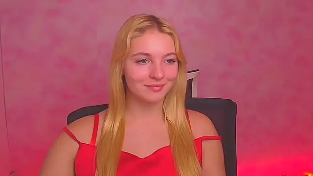 Snapshot of Milka_kiss_ chatting on 12-26-24, 10:05 Milka kiss online show from 12-26-24, 10:05