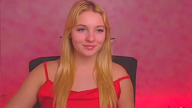 Snapshot of Milka_kiss_ chatting on 12-28-24, 10:14 Milka kiss online show from 12-28-24, 10:14