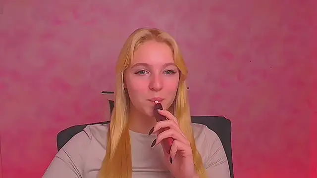 Snapshot of Milka_kiss_ chatting on 01-04-25, 04:32 Milka kiss online show from 01-04-25, 04:32