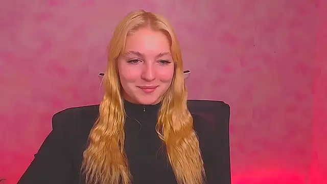 Snapshot of Milka_kiss_ chatting on 01-05-25, 10:21 Milka kiss online show from 01-05-25, 10:21