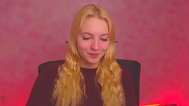 Snapshot of Milka_kiss_ chatting on 01-10-25, 07:04 Milka kiss online show from 01-10-25, 07:04