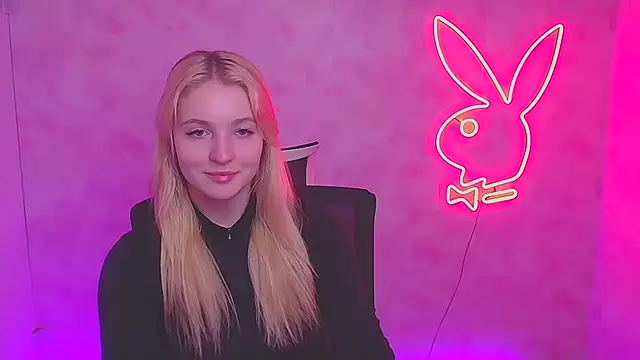 Snapshot of Milka_kiss_ chatting on 02-01-25, 12:37 Milka kiss online show from 02-01-25, 12:37