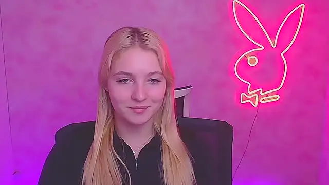 Snapshot of Milka_kiss_ chatting on 02-01-25, 03:50 Milka kiss online show from 02-01-25, 03:50