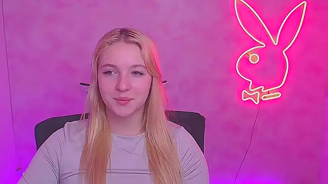 Snapshot of Milka_kiss_ chatting on 02-02-25, 09:51 Milka kiss online show from 02-02-25, 09:51