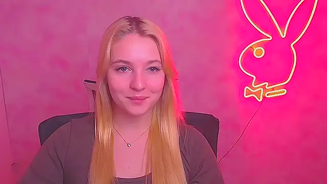 Snapshot of Milka_kiss_ chatting on 02-08-25, 12:50 Milka kiss online show from 02-08-25, 12:50
