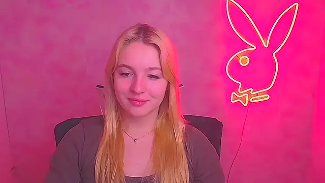 Snapshot of Milka_kiss_ chatting on 02-11-25, 07:12 Milka kiss online show from 02-11-25, 07:12