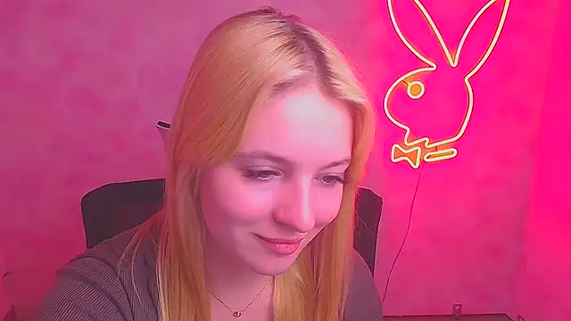 Snapshot of Milka_kiss_ chatting on 02-11-25, 10:37 Milka kiss online show from 02-11-25, 10:37