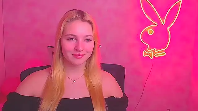 Snapshot of Milka_kiss_ chatting on 02-23-25, 06:39 Milka kiss online show from 02-23-25, 06:39