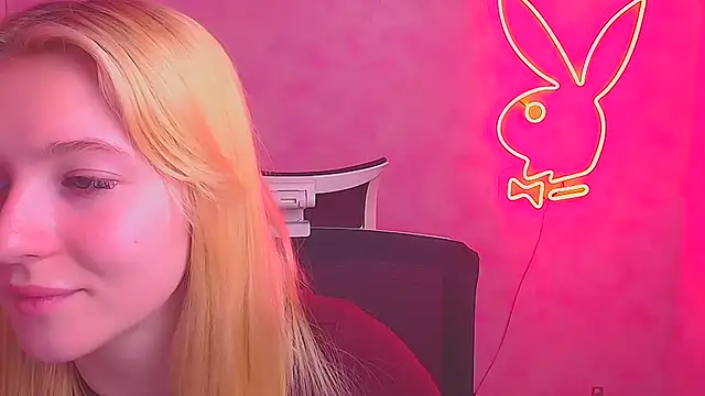 Snapshot of Milka_kiss_ chatting on 02-24-25, 03:53 Milka kiss online show from 02-24-25, 03:53