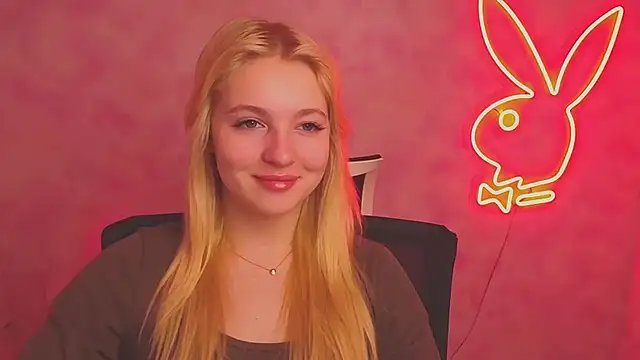 Snapshot of Milka_kiss_ chatting on 03-13-25, 06:58 Milka kiss online show from 03-13-25, 06:58
