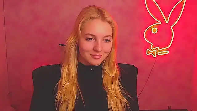 Snapshot of Milka_kiss_ chatting on 03-16-25, 09:49 Milka kiss online show from 03-16-25, 09:49