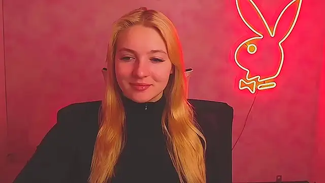 Snapshot of Milka_kiss_ chatting on 03-21-25, 07:33 Milka kiss online show from 03-21-25, 07:33