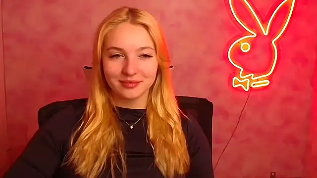Snapshot of Milka_kiss_ chatting on 03-23-25, 06:58 Milka kiss online show from 03-23-25, 06:58