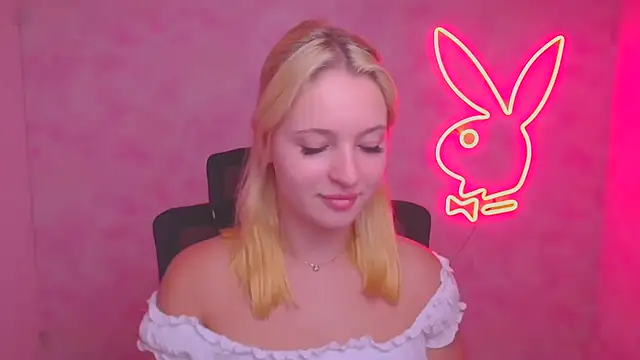 Snapshot of Milka_kiss_ chatting on 09-10-25, 05:51 Milka kiss online show from 09-10-25, 05:51
