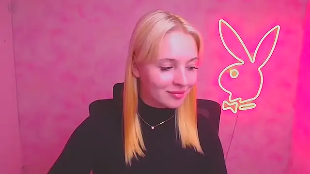 Snapshot of Milka_kiss_ chatting on 09-18-25, 11:45 Milka kiss online show from 09-18-25, 11:45