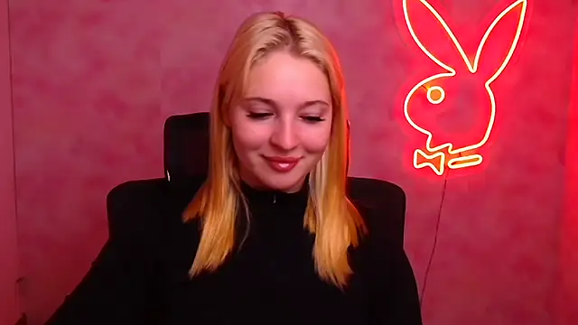 Snapshot of Milka_kiss_ chatting on 10-04-25, 11:41 Milka kiss online show from 10-04-25, 11:41