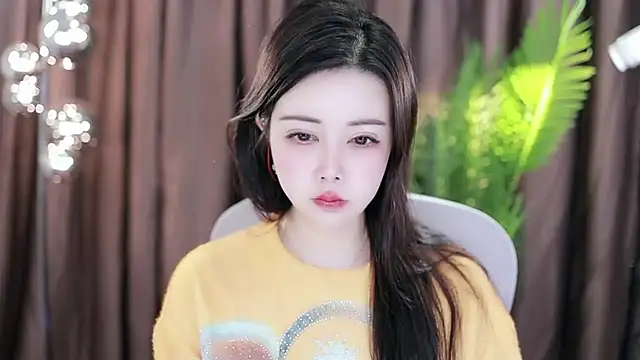 Snapshot of Qiaoqiao_ chatting on 02-01-25, 10:15 Qiaoqiao online show from 02-01-25, 10:15