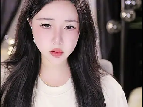 Snapshot of Qiaoqiao_ chatting on 10-04-25, 04:27 Qiaoqiao online show from 10-04-25, 04:27