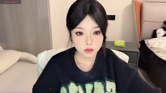 Q-ing online show from 12-18-24, 12:07