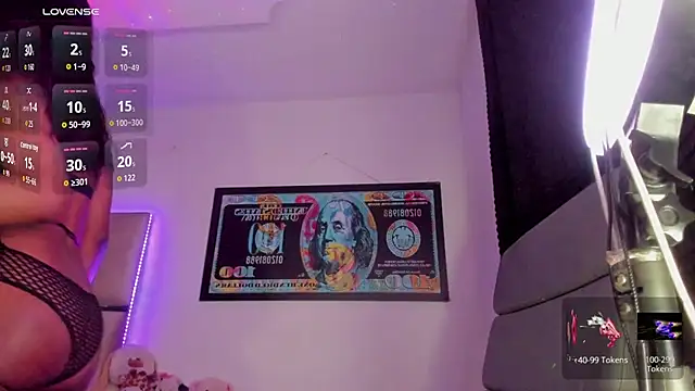 Snapshot of K--E chatting on 11-21-25, 09:30 K--E online show from 11-21-25, 09:30