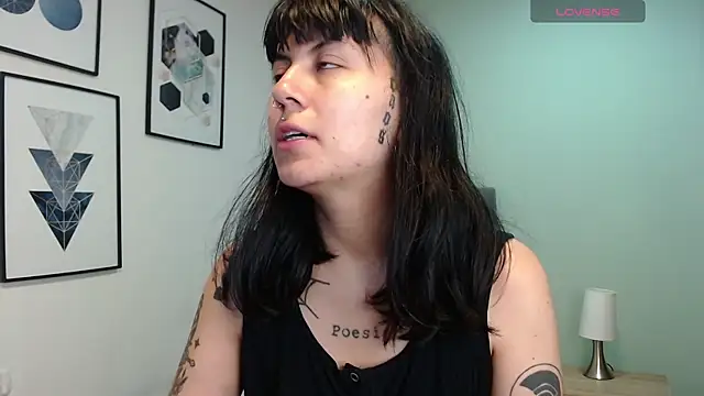Snapshot of amy_adams1 chatting on 05-07-26, 04:29 amy adams1 online show from 05-07-26, 04:29
