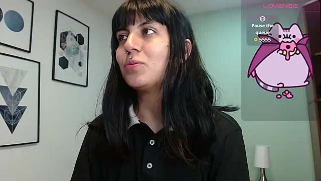 Snapshot of amy_adams1 chatting on 06-12-26, 04:33 amy adams1 online show from 06-12-26, 04:33