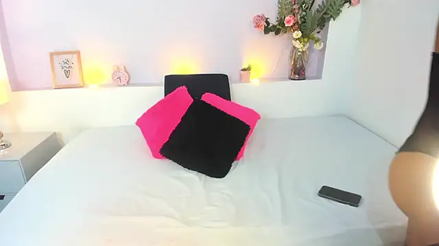 Snapshot of AmyBarton02 chatting on 12-09-24, 04:05 AmyBarton02 online show from 12-09-24, 04:05