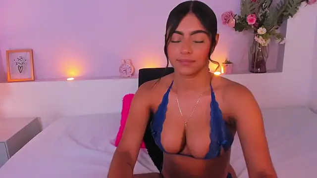 Snapshot of AmyBarton02 chatting on 12-16-24, 03:32 AmyBarton02 online show from 12-16-24, 03:32