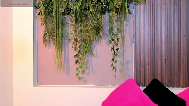 Snapshot of AmyBarton02 chatting on 09-29-25, 04:01 AmyBarton02 online show from 09-29-25, 04:01