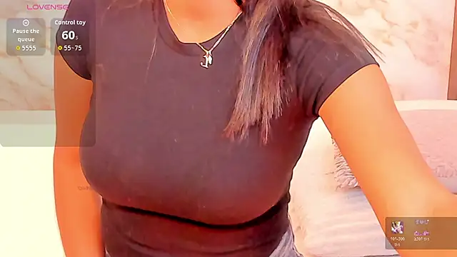 Snapshot of AmyBarton02 chatting on 02-11-26, 04:23 AmyBarton02 online show from 02-11-26, 04:23