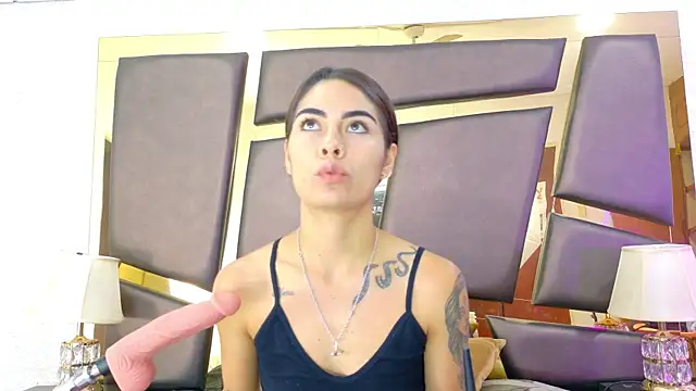 NicoleEsposito online show from 10-22-25, 01:00