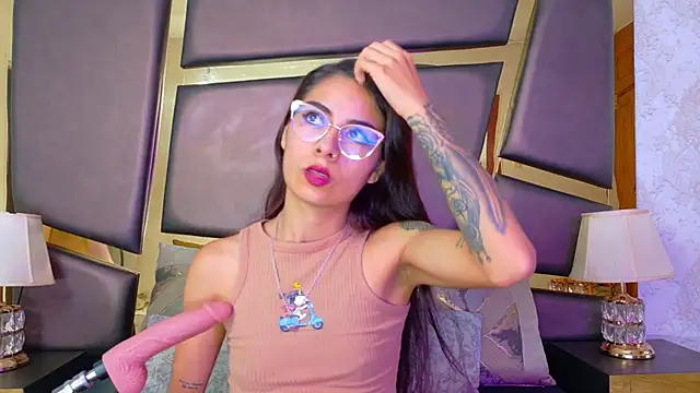 NicoleEsposito online show from 11-25-25, 02:11