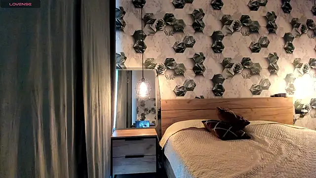 Selena Rase online show from 10-22-25, 04:02