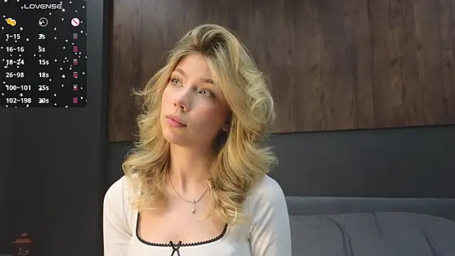 Snapshot of Rainaslater chatting on 01-07-25, 07:59 Rainaslater online show from 01-07-25, 07:59