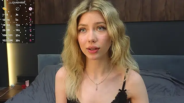 Snapshot of Rainaslater chatting on 02-21-25, 11:54 Rainaslater online show from 02-21-25, 11:54