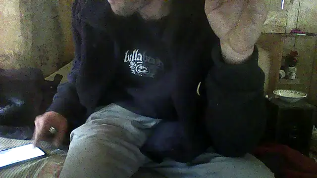 Snapshot of luke_thighwalker2469 chatting on 04-27-26, 11:58 luke thighwalker2469 online show from 04-27-26, 11:58