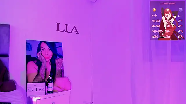 Lia johnsonn online show from 10-15-25, 12:05