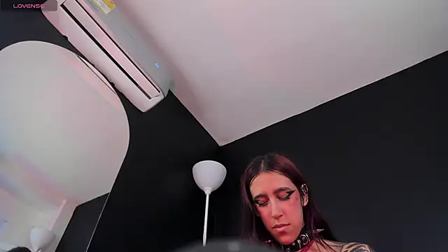 Snapshot of ALICEPOIXXXON chatting on 01-22-25, 05:06 ALICEPOIXXXON online show from 01-22-25, 05:06
