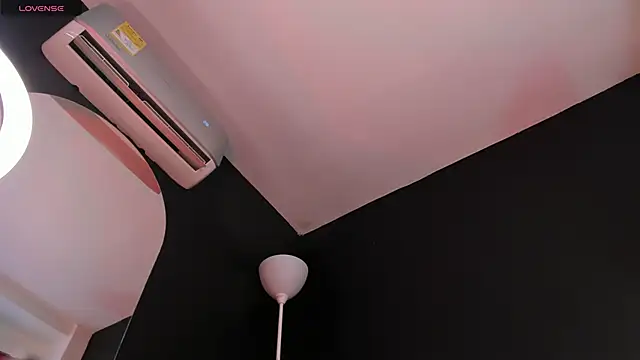 Snapshot of ALICEPOIXXXON chatting on 01-23-25, 04:48 ALICEPOIXXXON online show from 01-23-25, 04:48