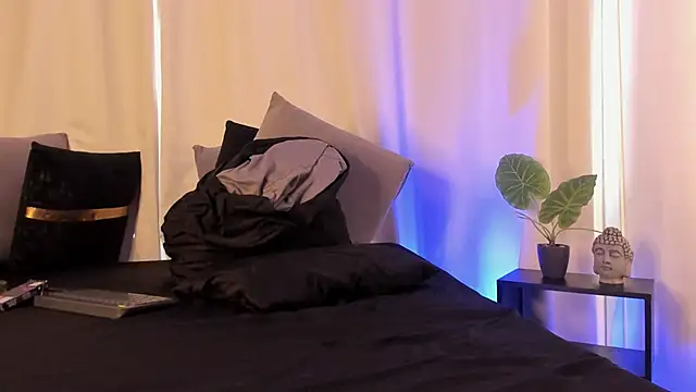 BambiiQueen online show from 02-12-25, 09:11